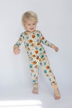 Load image into Gallery viewer, Skulls 2 piece PJ's
