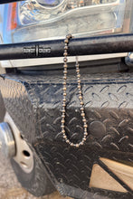 Load image into Gallery viewer, Western Pearl Necklaces