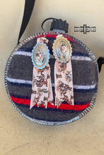 Load image into Gallery viewer, Vintage Western Earrings