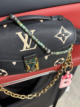 Load image into Gallery viewer, Authentic Turquoise Heishi Purse Chain