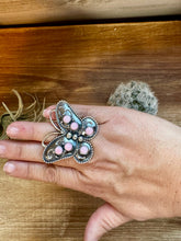 Load image into Gallery viewer, Butterfly ring -size 7.5 - pink conch and sterling silver
