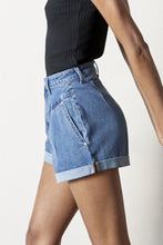 Load image into Gallery viewer, HIGH RISE SHORTS

