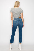 Load image into Gallery viewer, PLUS SIZE - HIGH RISE SLIM STRAIGHT JEANS
