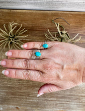 Load image into Gallery viewer, Kingman Turquoise Ring – Sterling Silver – Wedding Band Style – Size 6.5
