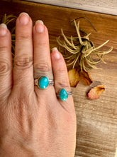 Load image into Gallery viewer, Kingman Turquoise Ring – Sterling Silver – Wedding Band Style – Size 6.5
