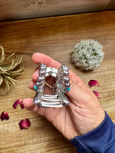 Load image into Gallery viewer, Pearl and turquoise magnesite bead bow hair clips
