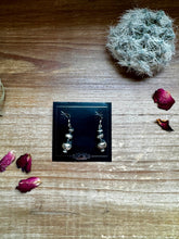 Load image into Gallery viewer, Sterling silver pearls - 24 inch
