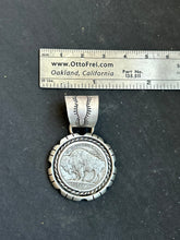 Load image into Gallery viewer, Sterling Silver Buffalo Nickel Pendant – Rope Border – Artist Jason Ogg
