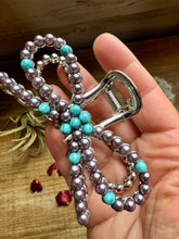 Load image into Gallery viewer, Pearl and turquoise magnesite bead bow hair clips

