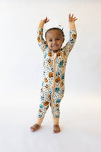 Load image into Gallery viewer, Skulls Loveralls
