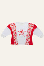 Load image into Gallery viewer, Heartland Halo Top in Poppy White
