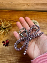 Load image into Gallery viewer, Bow Pearl hair clips
