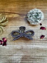 Load image into Gallery viewer, Bow Pearl hair clips
