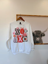 Load image into Gallery viewer, XOXO COLLAGE
