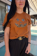 Load image into Gallery viewer, Howdy Halloween TEE
